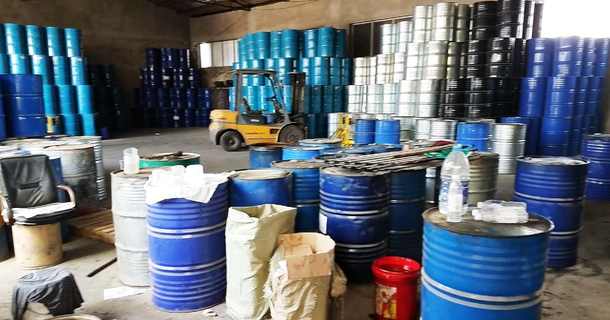 Barris de CFC em fábrica chinesa