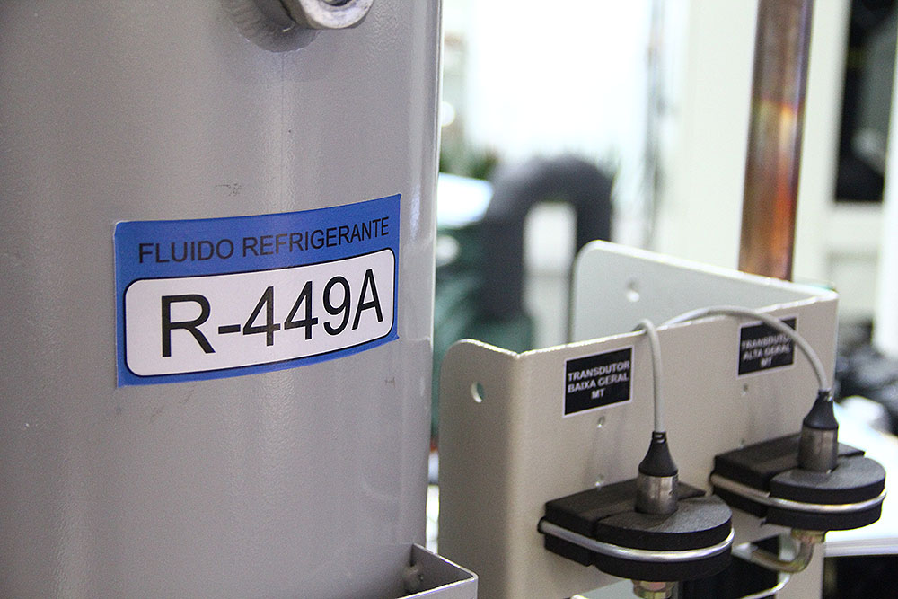 Sistema de refrigeração comercial com o fluido refrigerante R-449A, mistura à base de HFO comercializada pela Chemours como Opteon XP40 | Foto: Nando Costa/Pauta Fotográfica