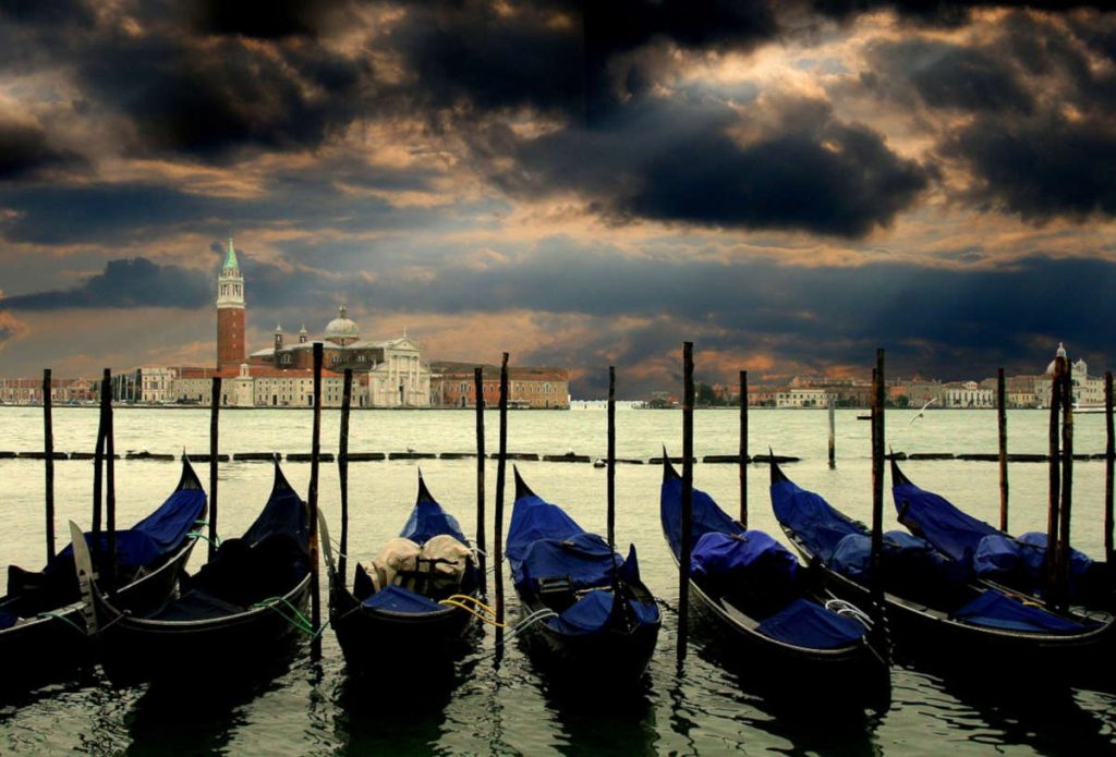 Gôndolas em Veneza, na Itália