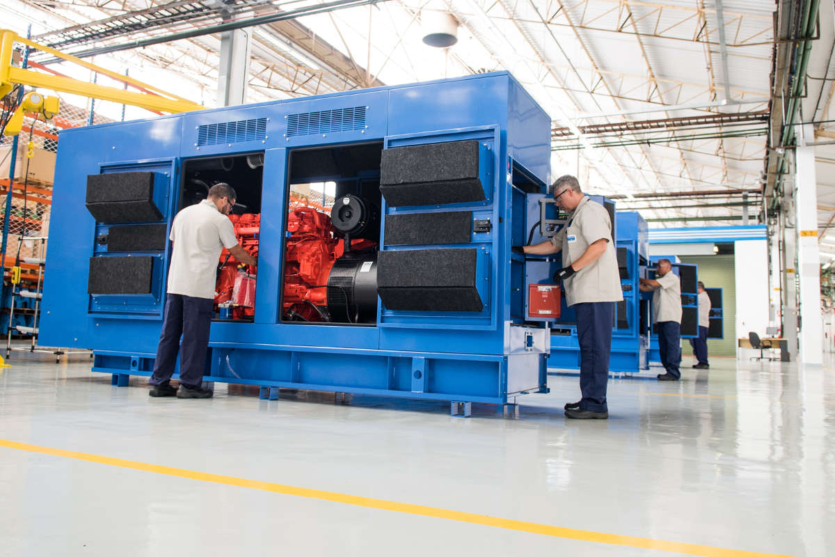 Linha de montagem dos geradores de energia MWM em Santo Amaro, na zona sul de São Paulo | Foto: Divulgação