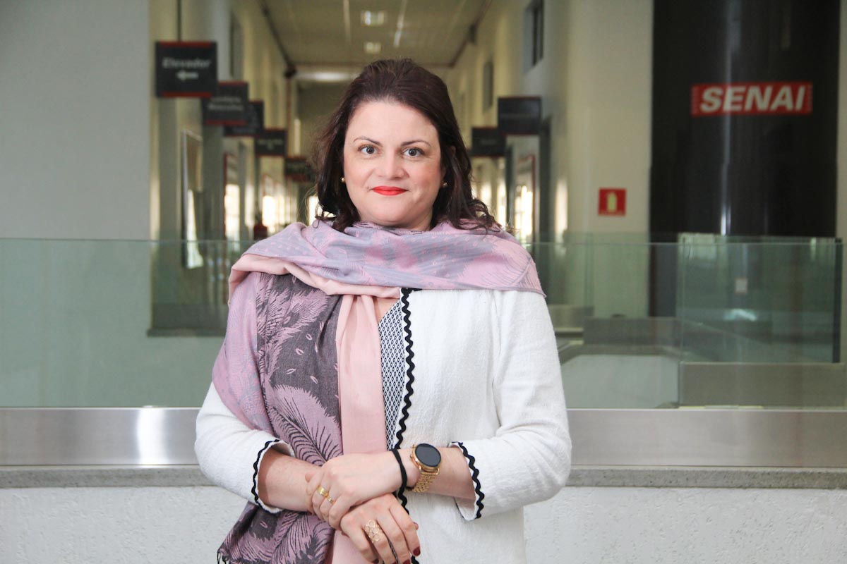 Jornalista Viviane Nunes, diretora executiva do Sindicato das Indústrias de Refrigeração, Aquecimento e Tratamento do Ar no Estado de São Paulo (Sindratar-SP) e presidente do Women in Ashrae Brasil | Foto: Nando Costa/Pauta Fotográfica