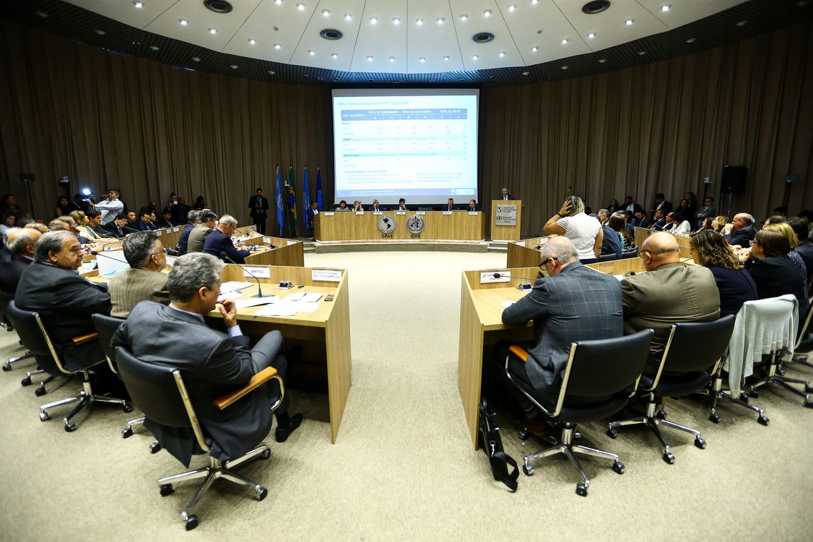 O ministro da Saúde, Luiz Henrique Mandetta, durante reunião com secretários de Saúde dos estados e capitais de todo o país para tratar da situação do novo coronavírus | Foto: Marcelo Camargo/Agência Brasil