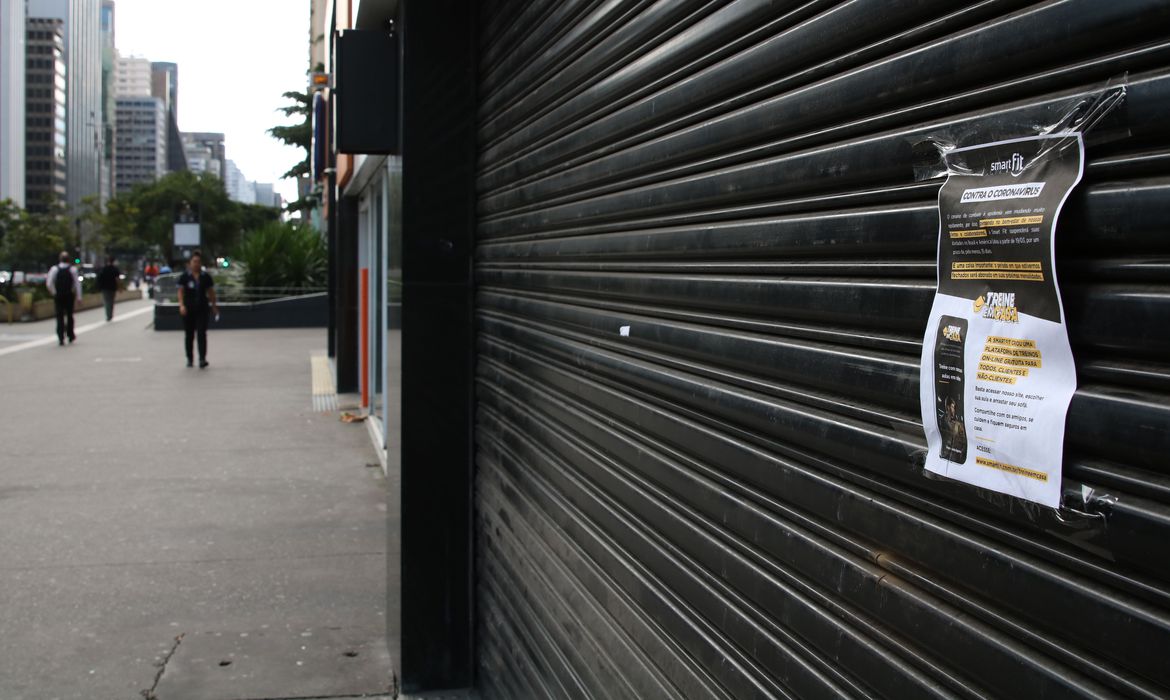 Comercio fechado na Avenida Paulista, em São Paulo, durante a quarentena | Foto: Rovena Rosa/Agência Brasil