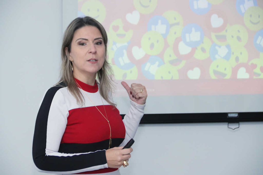 Paula Souza, gerente de qualidade da Danfoss e gestora do subcomitê de empreendedorismo do Comitê de Muheres da Associação Brasileira de Refrigeração, Ar Condicionado, Ventilação e Aquecimento (Abrava) | Foto: Nando Costa/Pauta Fotográfica