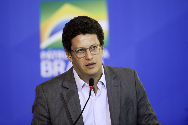 Nova meta climática do Brasil é ‘insuficiente e imoral’, diz rede de ONGs