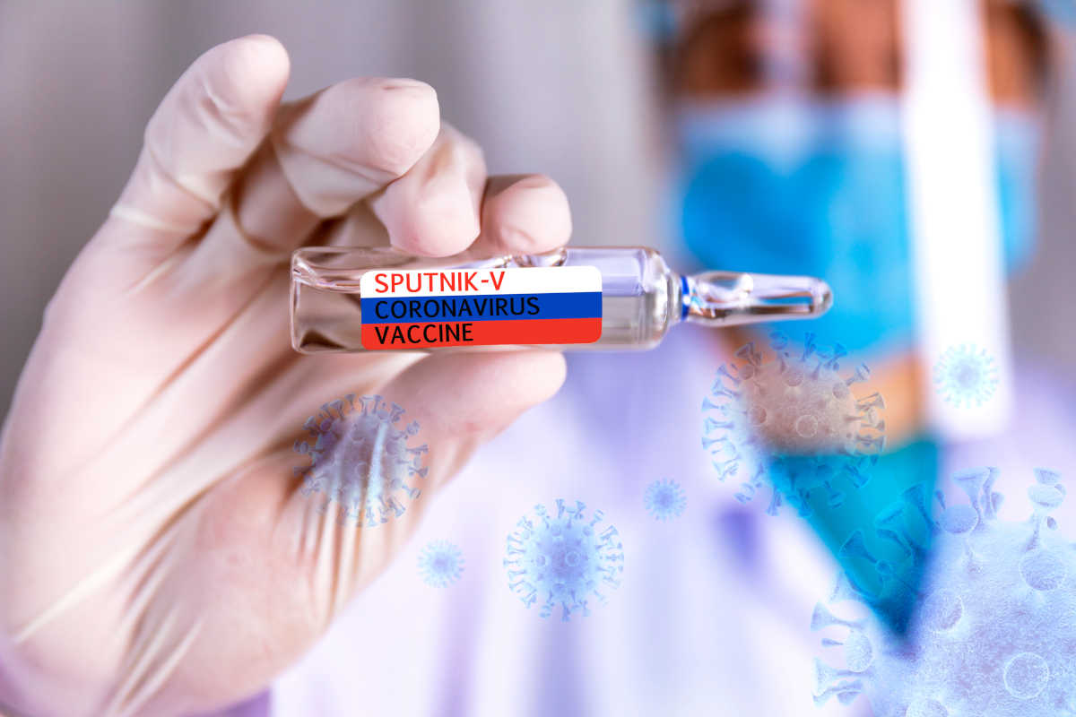 Ampola com Sputnik V, vacina contra covid-19 desenvolvida na Rússia | Foto: Shutterstock