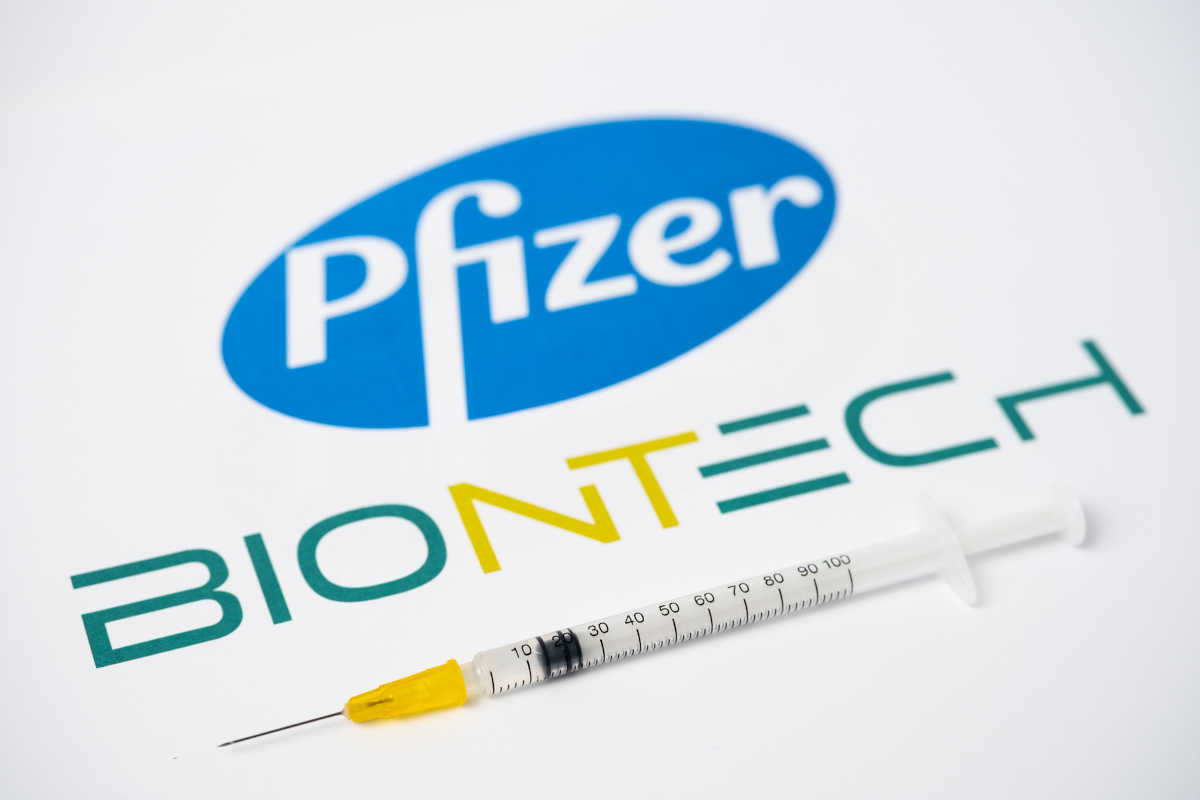 Vacina contra a covid-19 desenvolvida pela Pfizer em parceria com a BioNTech requer temperatura ultrabaixa para sua conservação | Foto: Asccanio/Shutterstock