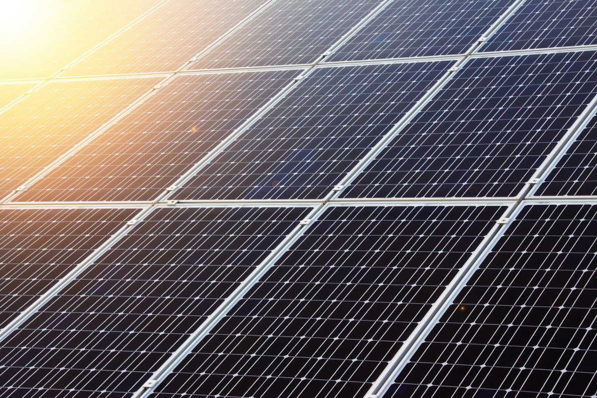 Paineis geradores de energia solar fotovoltaica | Foto: Pixabay