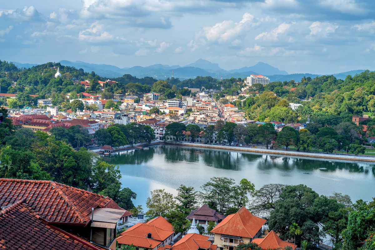 Vista panorâmica da cidade de Cândi, no Sri Lanka