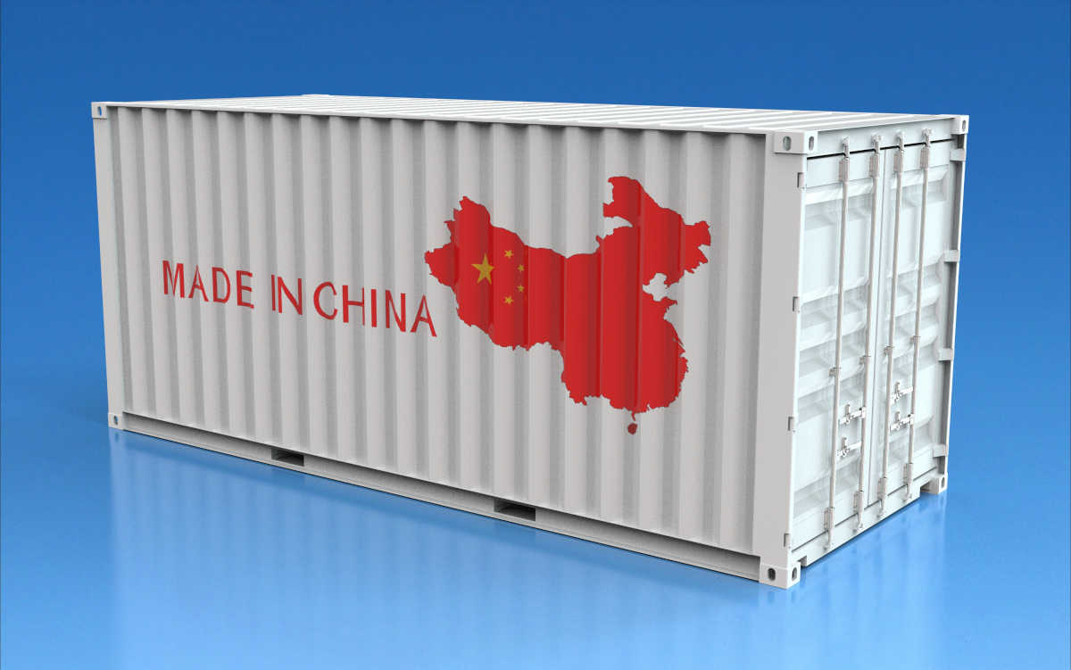 Contêneir de carga oriundo da Ásica, com a expressão "Made in China" e bandeira da China em destaque | Foto