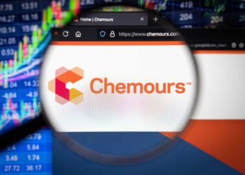 Imagem do website da Chemours, indústria de fluidos refrigerantes | Foto: Shutterstock