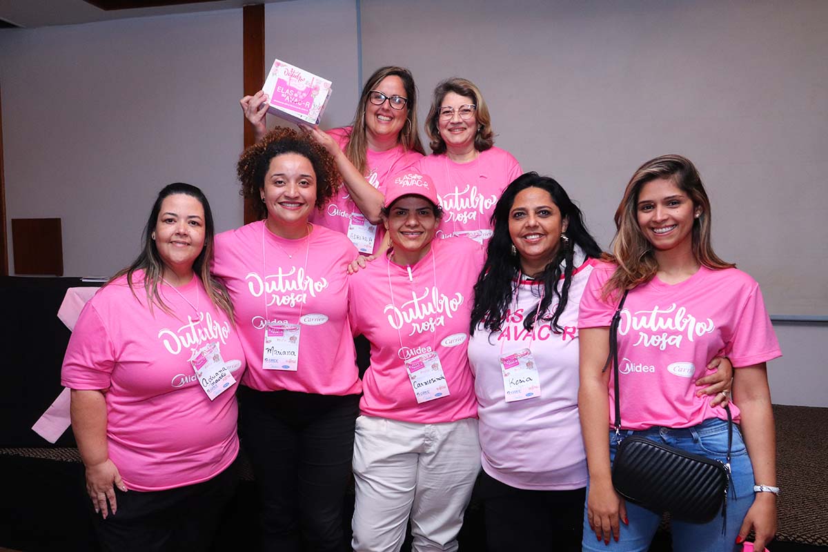 Organizadoras do primeiro Outubro Rosa do Elas no AVAC-R, movimento feminino composto por empresárias e trabalhadoras do setor de refrigeração e ar condicionado | Foto: Nando Costa/Pauta Fotográfica