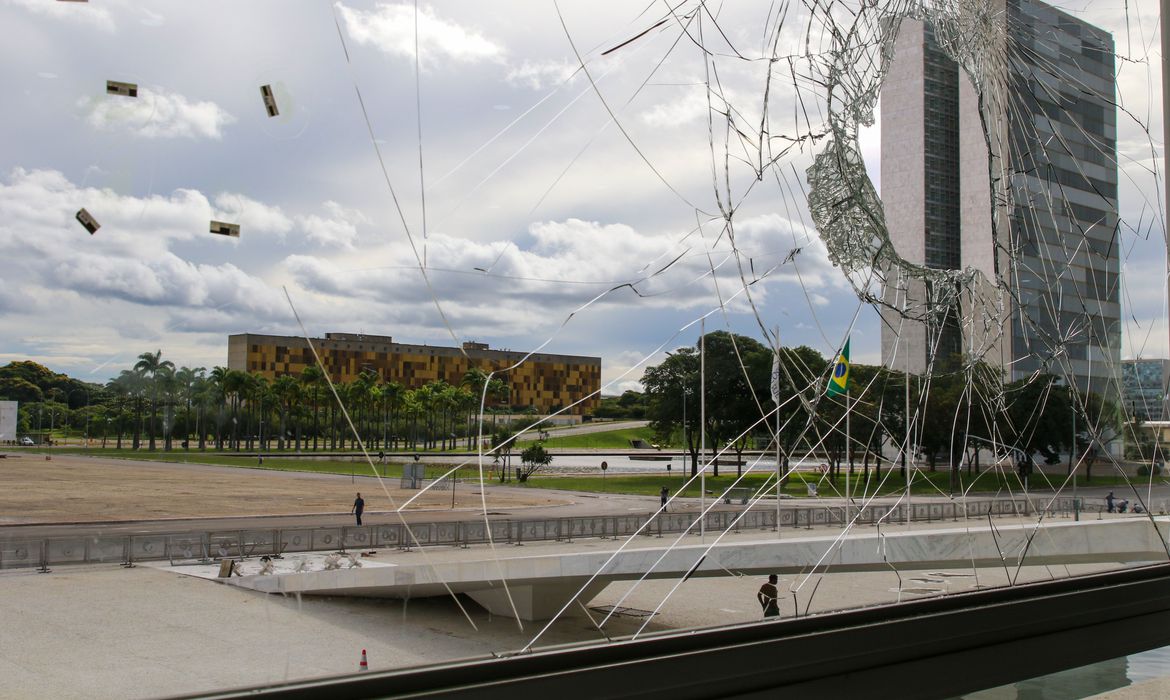 Janelas danificadas no Palácio do Planalto após atos terroristas no ultimo domingo | Foto: Fábio Rodrigues Pozzebom/Agência Brasil