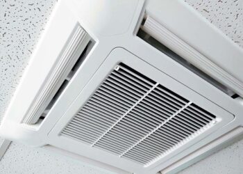 Unidade evaporadora de condicionador de ar do tipo cassete | Foto: Shutterstock