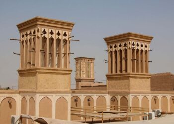 Elemento tradicional da arquitetura persa, torre de vento da na cidade de Yazd, no Irã | Foto: Mavritsina Irina/Shutterstock