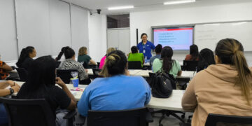 Mulheres estudam climatização em curso gratuito no SENAI-RN